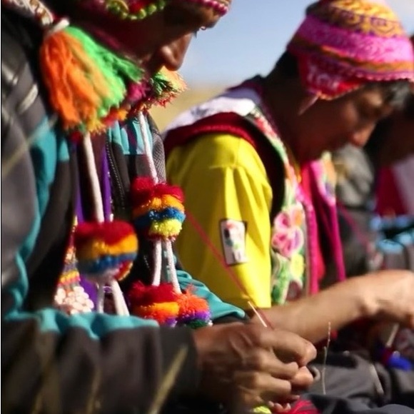 BEAUTIFUL NEW Peruvian HANDMAID ALPACA WOOL SWEATER (Cardigan). - Picture 6 of 16